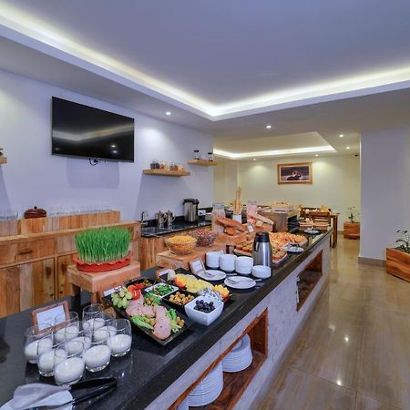 Aabas Pokhara By Barahi Hospitality Exterior foto