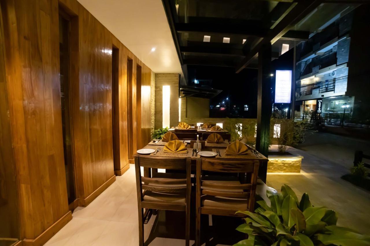 Aabas Pokhara By Barahi Hospitality Exterior foto