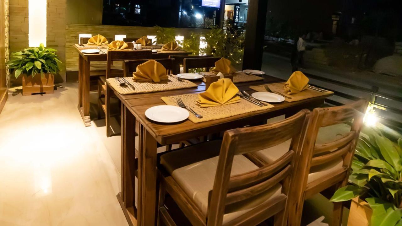 Aabas Pokhara By Barahi Hospitality Exterior foto
