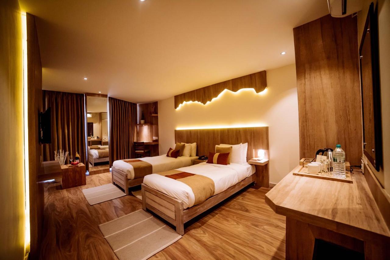 Aabas Pokhara By Barahi Hospitality Exterior foto