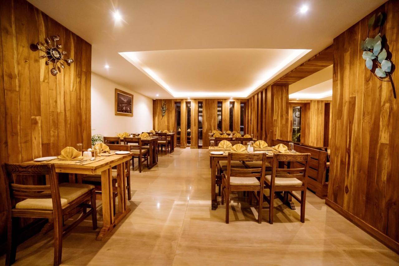 Aabas Pokhara By Barahi Hospitality Exterior foto