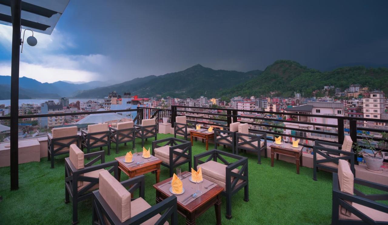 Aabas Pokhara By Barahi Hospitality Exterior foto