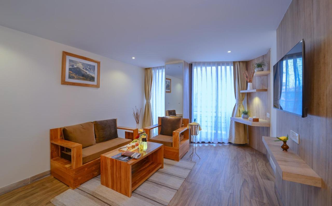 Aabas Pokhara By Barahi Hospitality Exterior foto