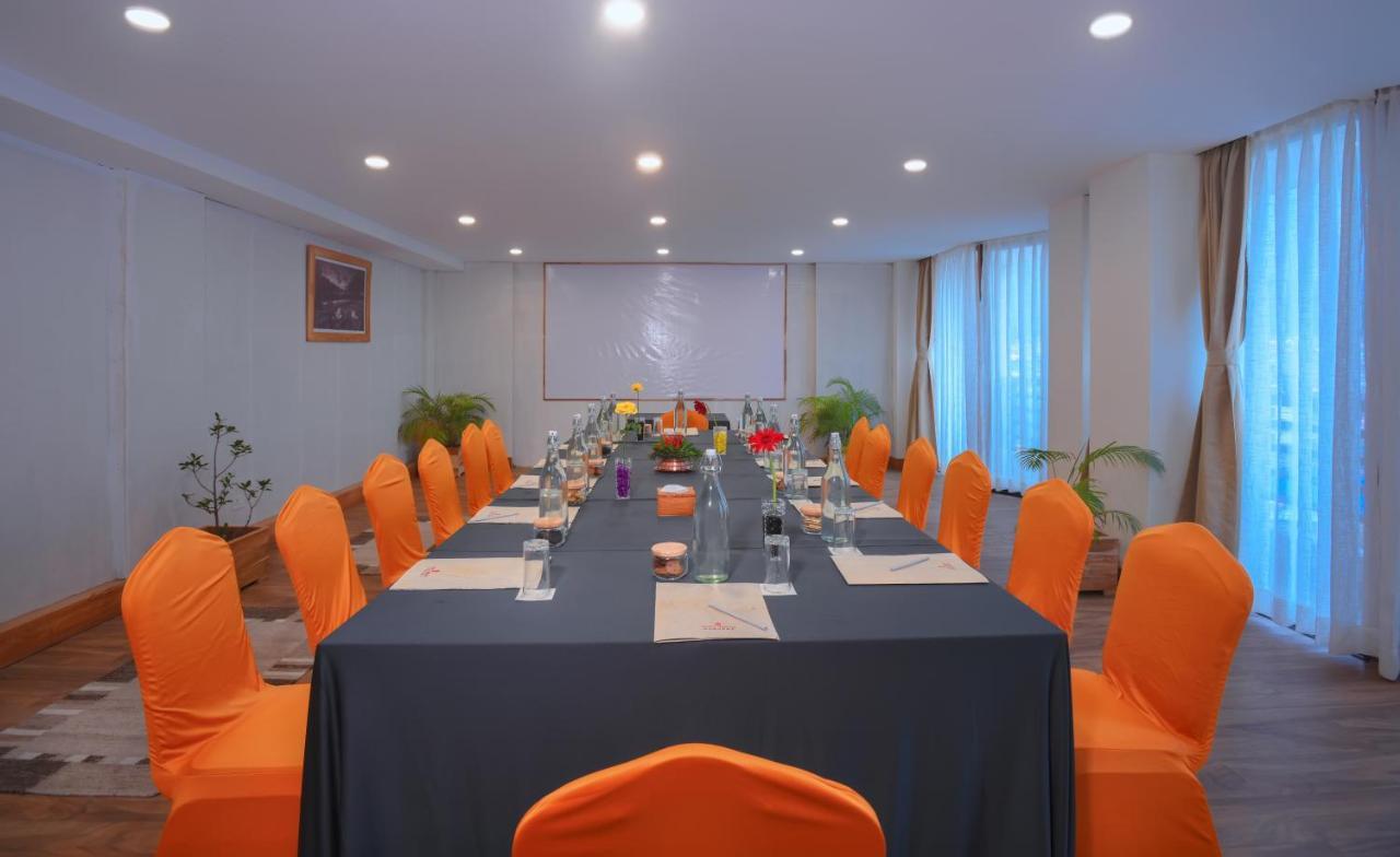 Aabas Pokhara By Barahi Hospitality Exterior foto