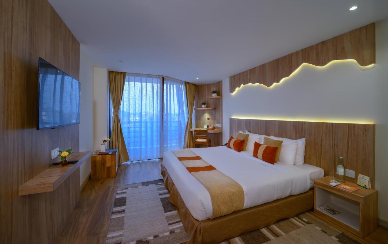 Aabas Pokhara By Barahi Hospitality Exterior foto