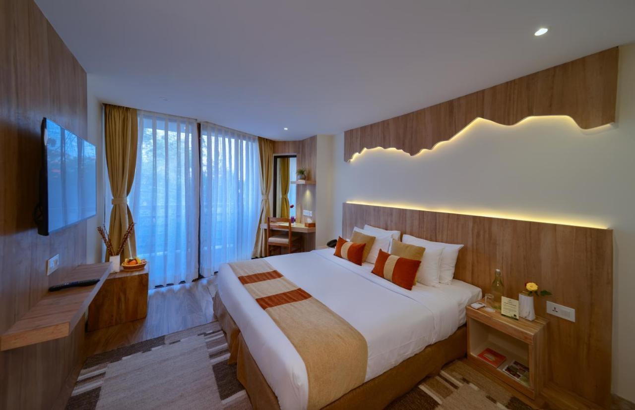 Aabas Pokhara By Barahi Hospitality Exterior foto