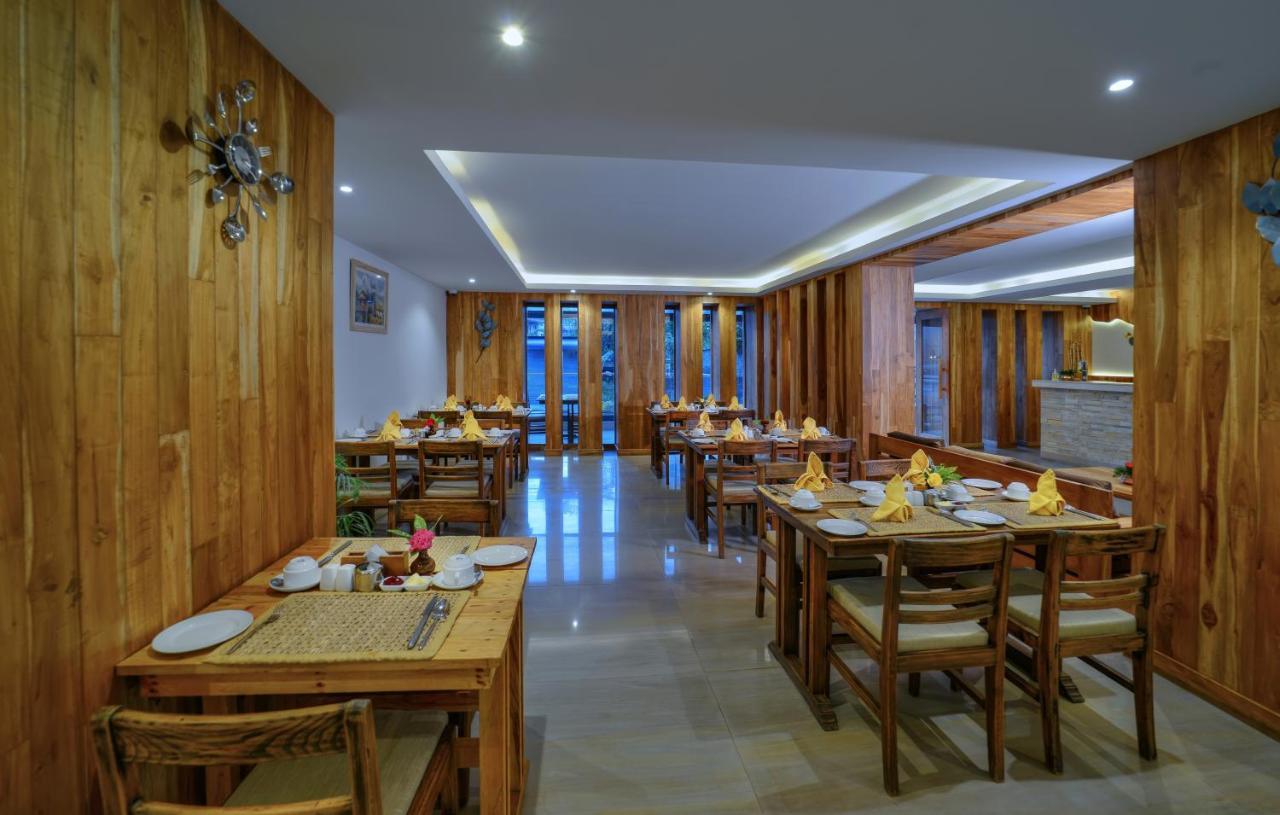 Aabas Pokhara By Barahi Hospitality Exterior foto