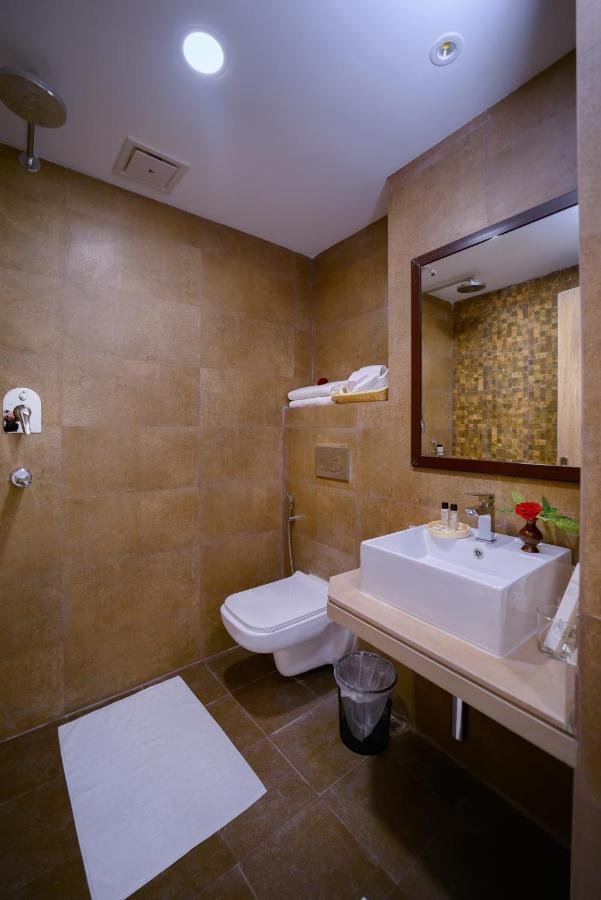 Aabas Pokhara By Barahi Hospitality Exterior foto