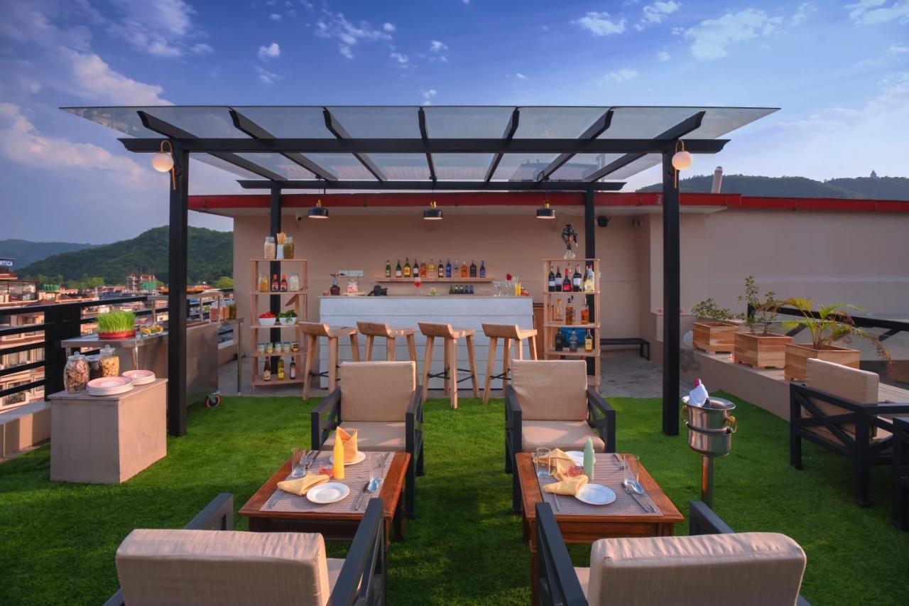 Aabas Pokhara By Barahi Hospitality Exterior foto