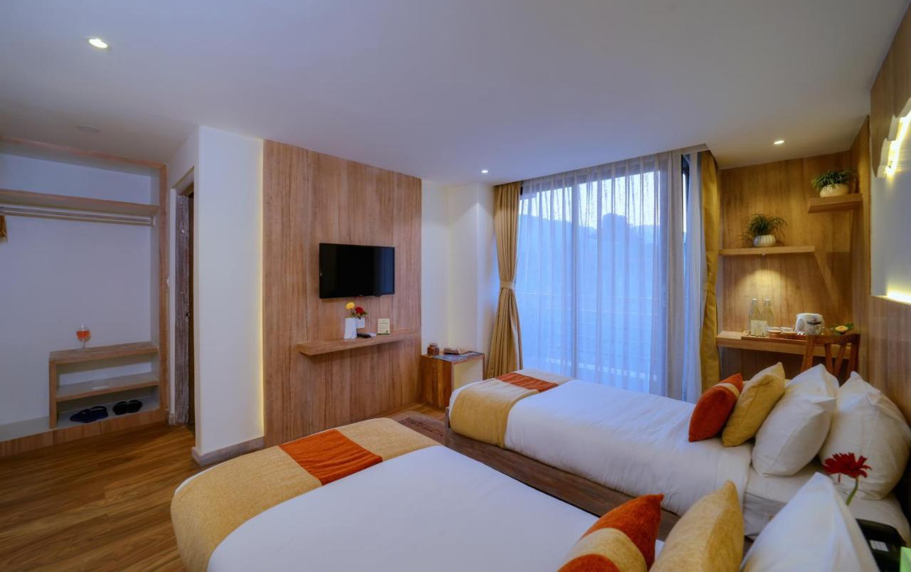 Aabas Pokhara By Barahi Hospitality Exterior foto