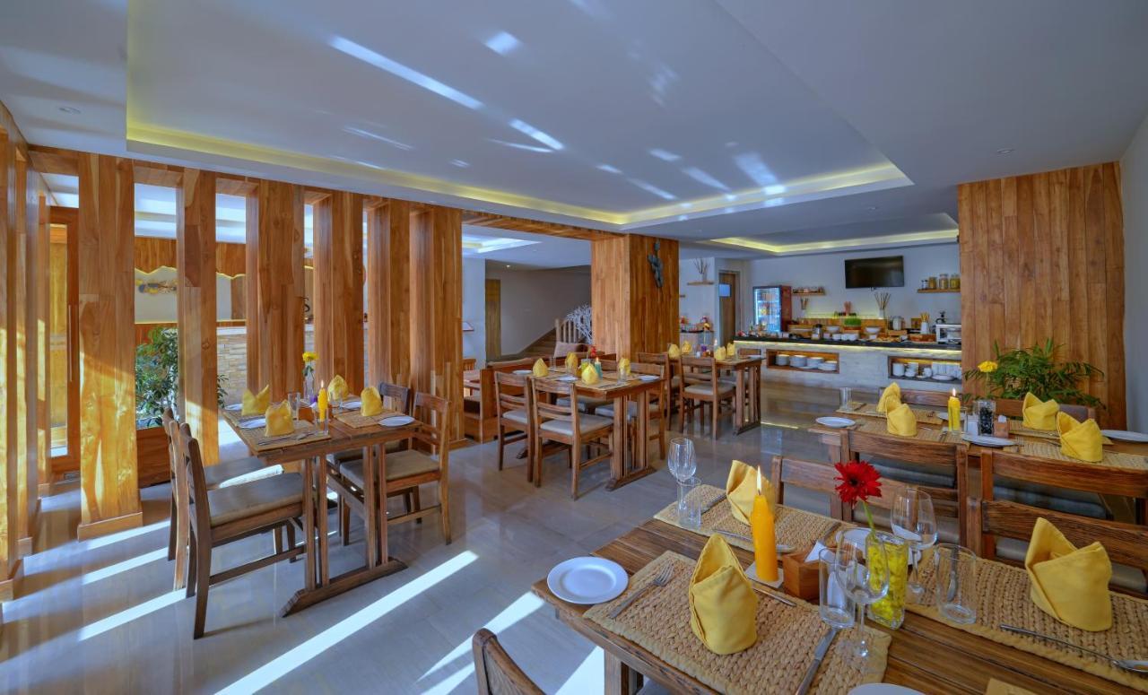 Aabas Pokhara By Barahi Hospitality Exterior foto