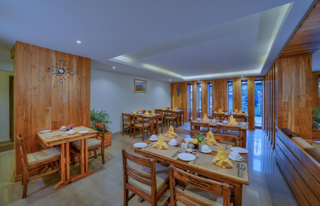Aabas Pokhara By Barahi Hospitality Exterior foto